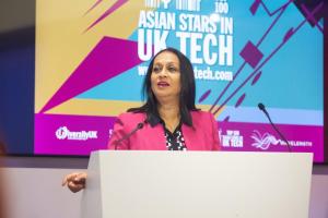 6-Lopa-Patel-MBE-Chair-of-Diversity-UK-announcing-the-Top-100-Asian-Stars-in-UK-Tech-2022